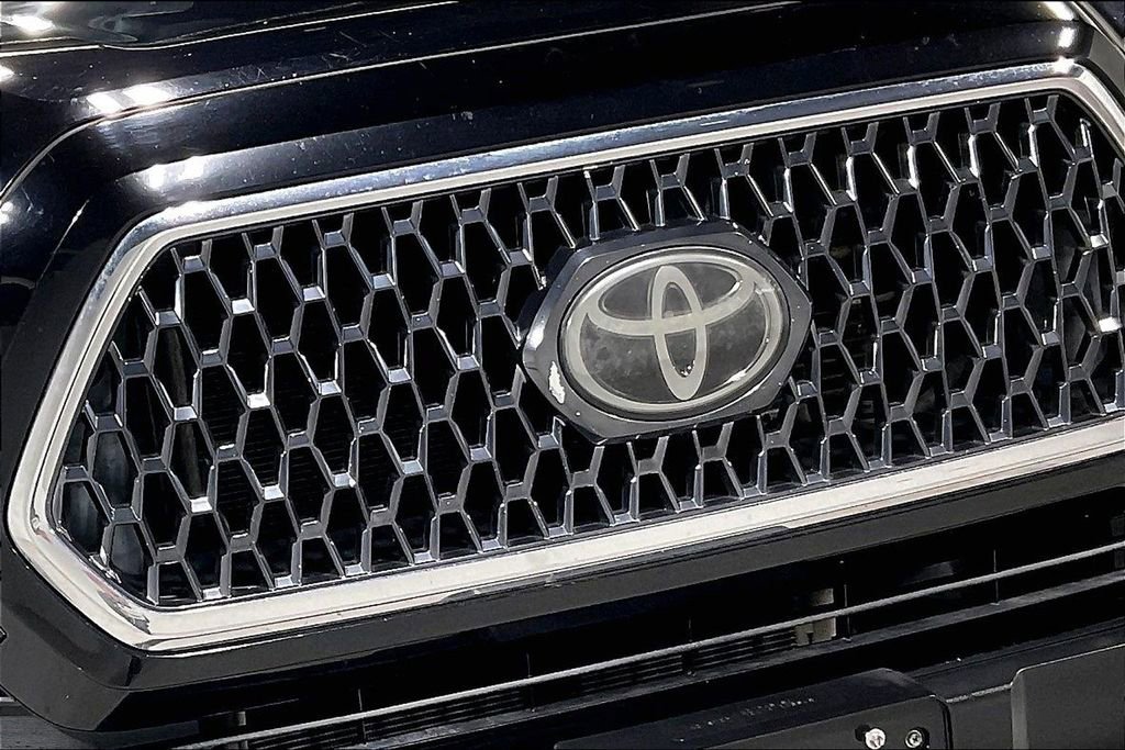 Used 2019 Toyota Tacoma TRD Off-Road image 37