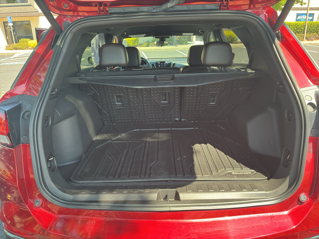 Used 2023 Chevrolet Equinox RS FWD image 42