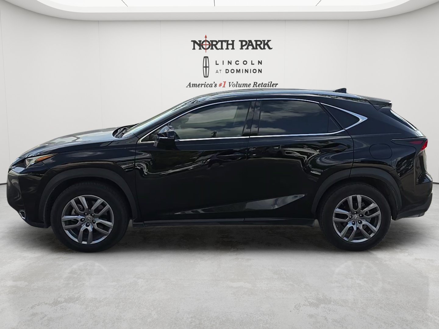 Used 2016 Lexus NX 200t FWD w/ Luxury Package image 2