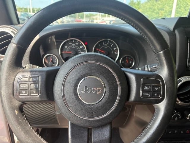 Used 2015 Jeep Wrangler Sahara w/ Connectivity Group AWD/4WD image 7