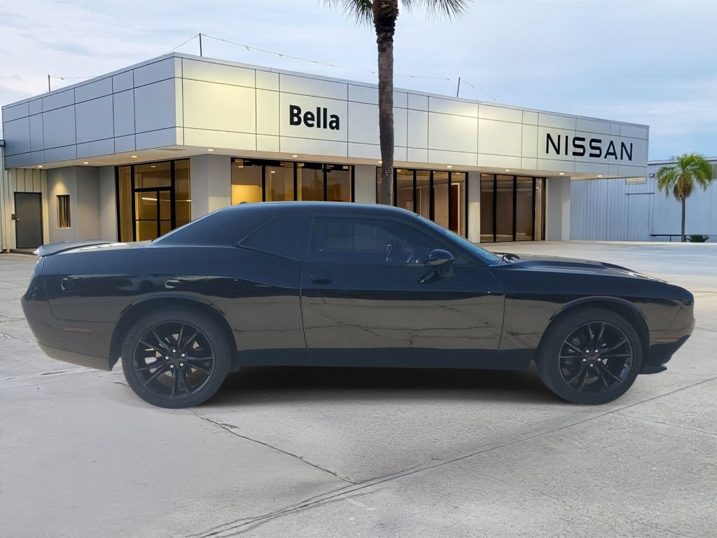 Used 2018 Dodge Challenger SXT RWD image 7