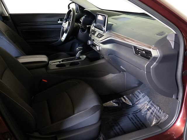 Used 2025 Nissan Altima 2.5 SV AWD/4WD image 32