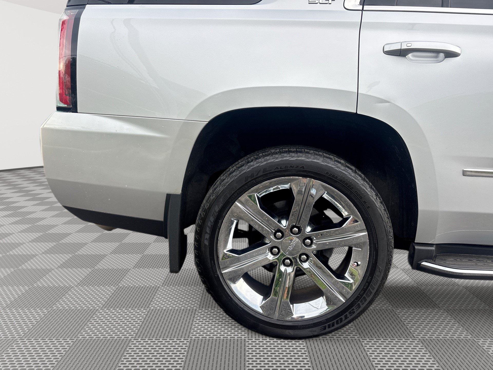Used 2015 GMC Yukon SLT w/ Open Road Package AWD/4WD image 30