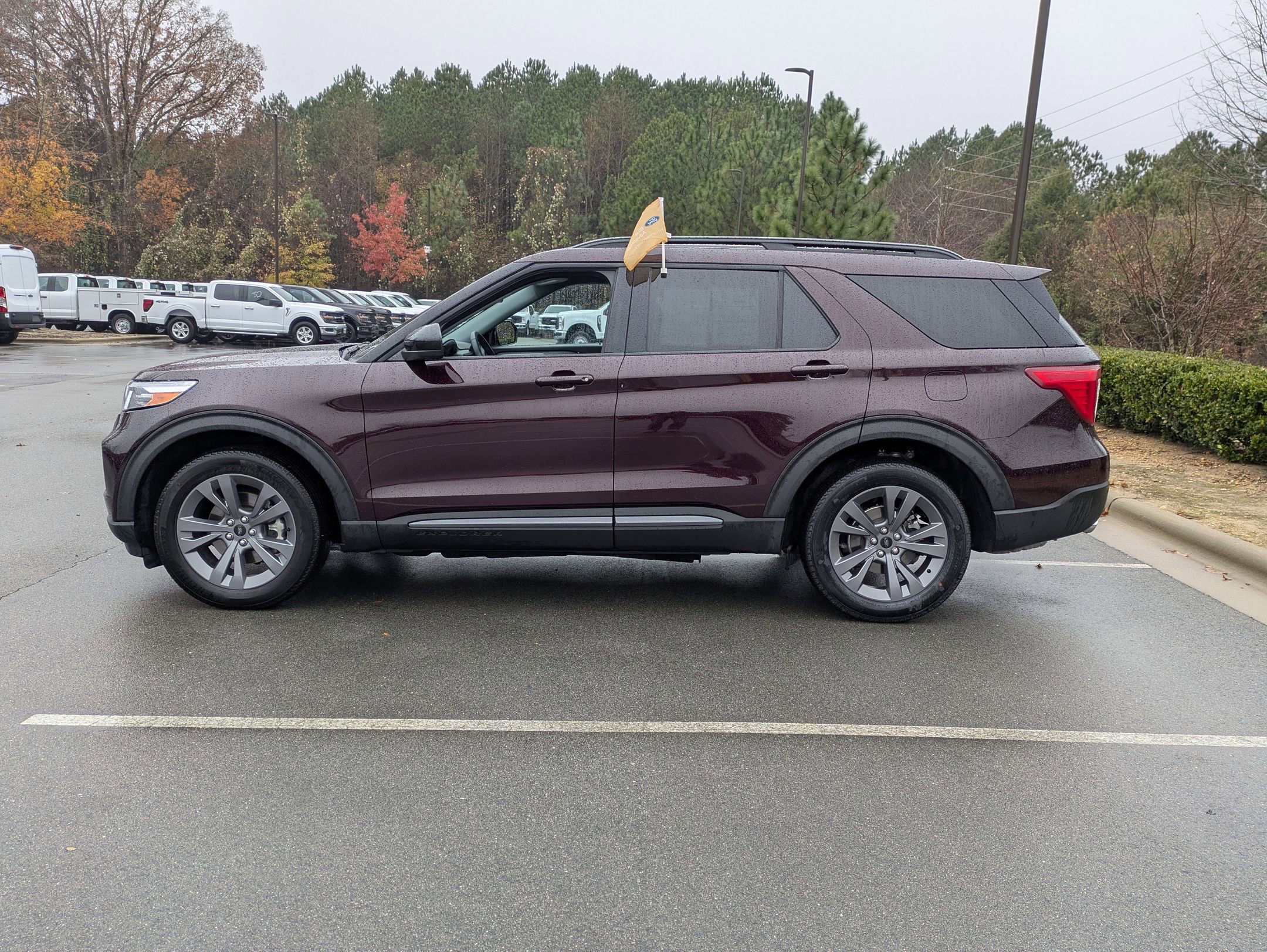 Certified 2022 Ford Explorer XLT w/ Equipment Group 202A image 7