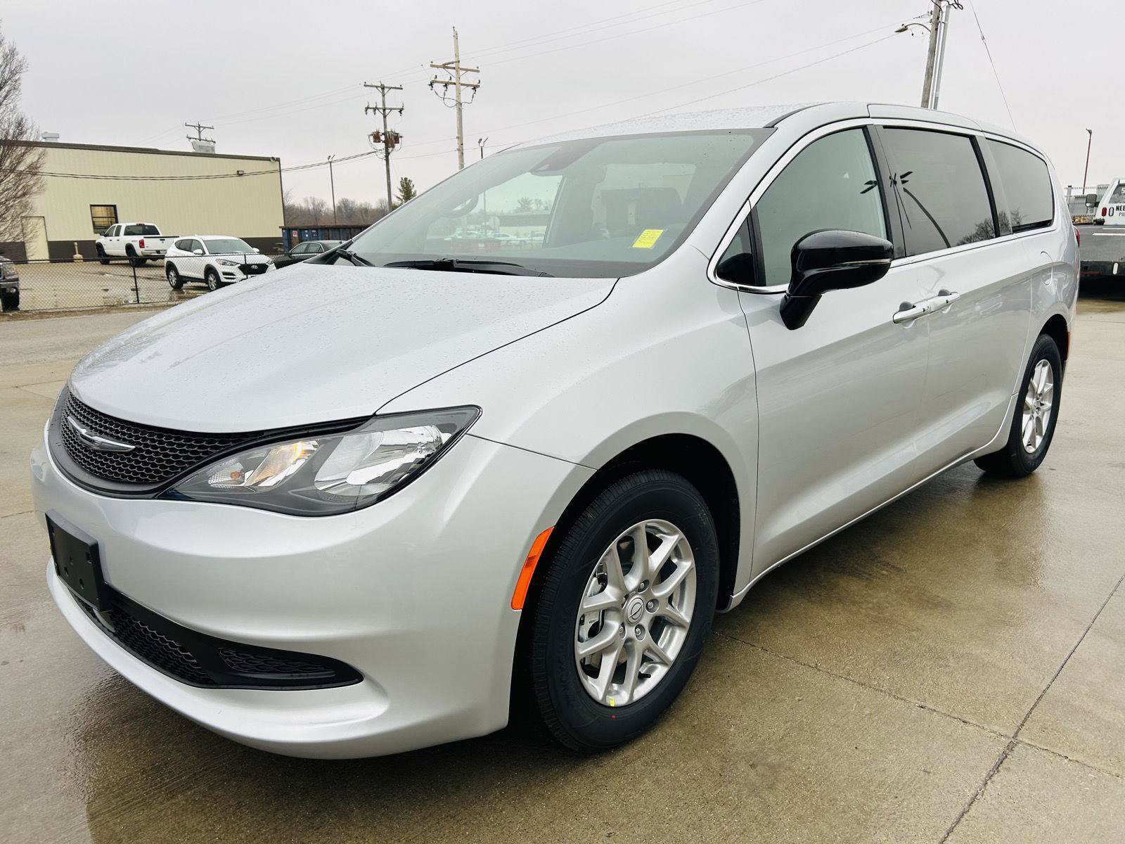New 2026 Chrysler Voyager LX FWD image 35