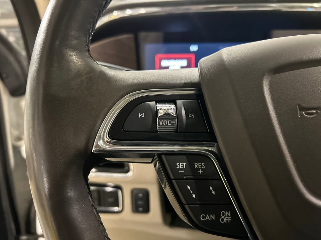 Used 2021 Lincoln Navigator Reserve w/ Luxury Package AWD/4WD image 13
