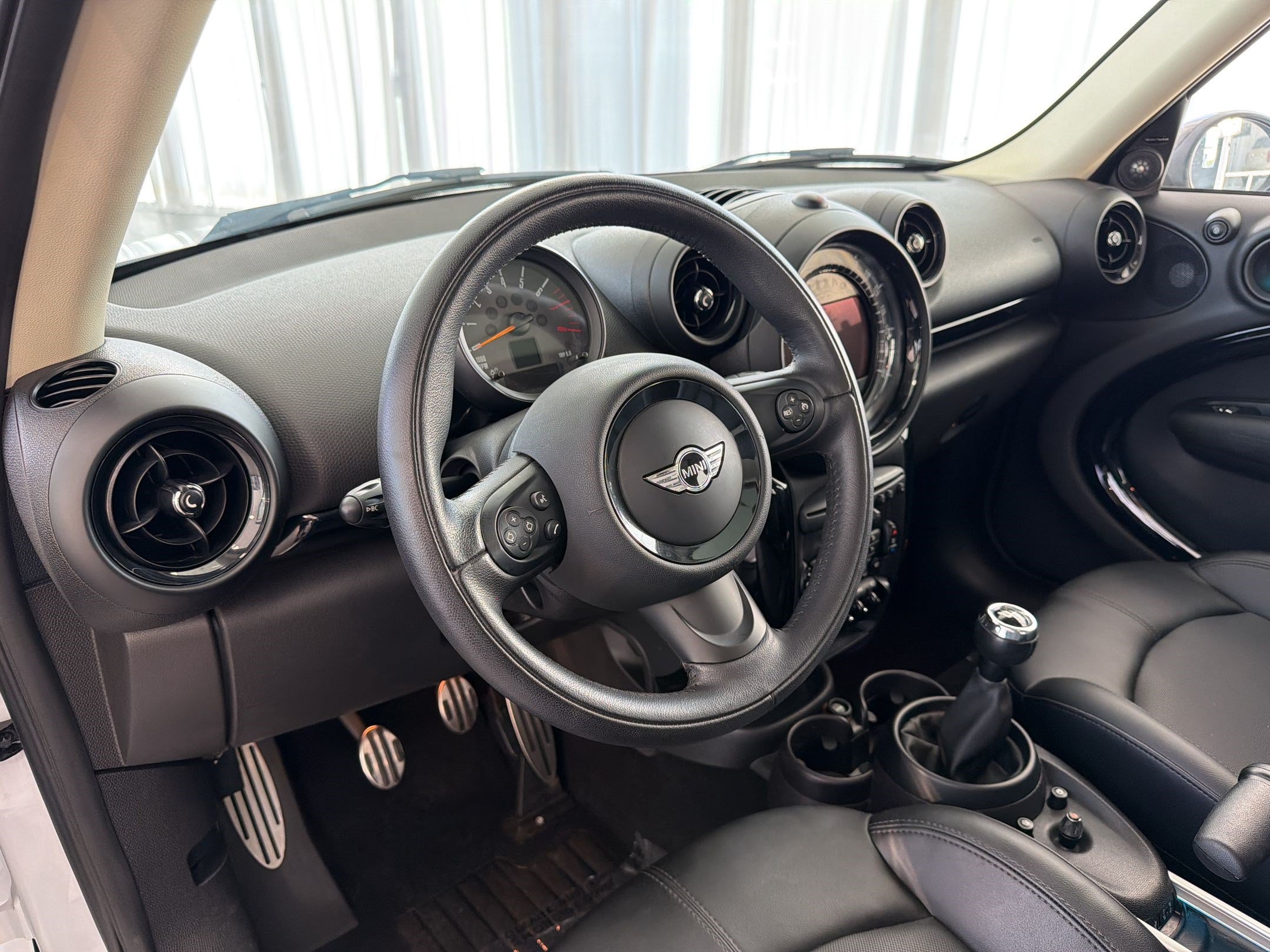 Used 2016 MINI Cooper Countryman S FWD image 4