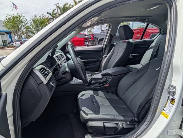 Used 2018 BMW 320i Sedan image 9