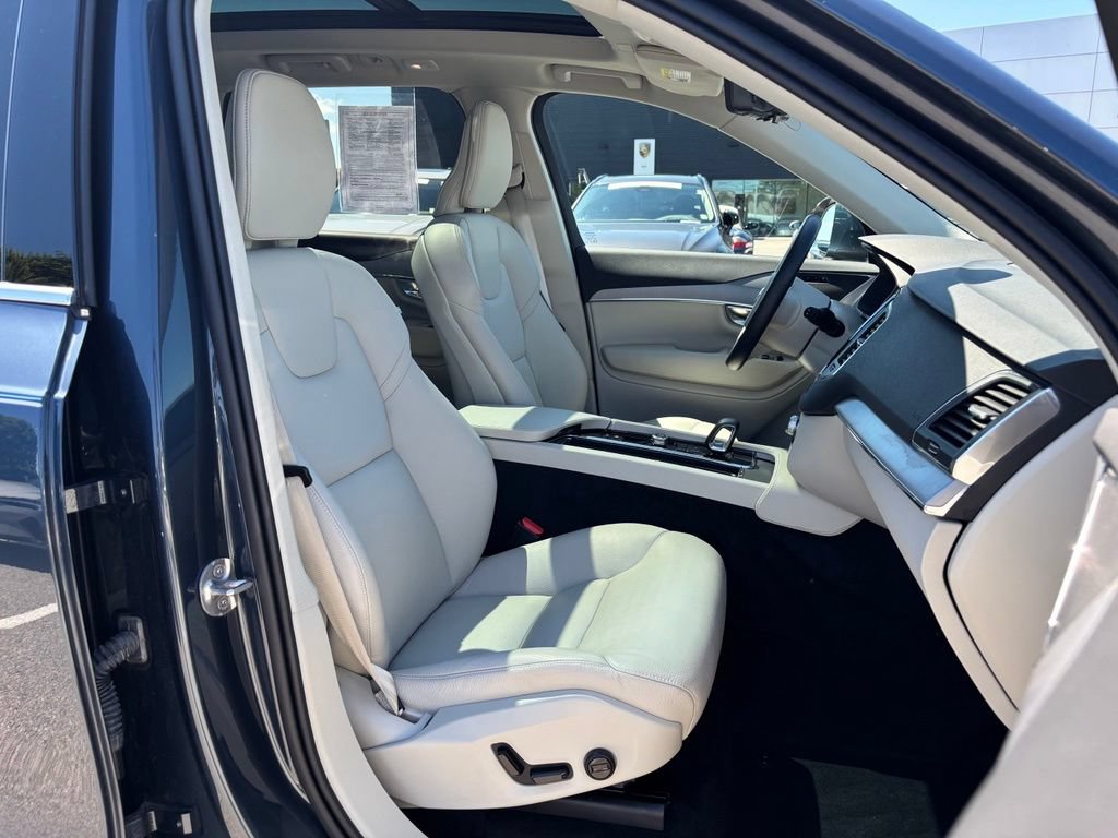 Used 2025 Volvo XC90 B5 Core w/ Climate Package AWD/4WD image 19