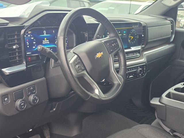 Used 2025 Chevrolet Silverado 1500 LT RWD image 9