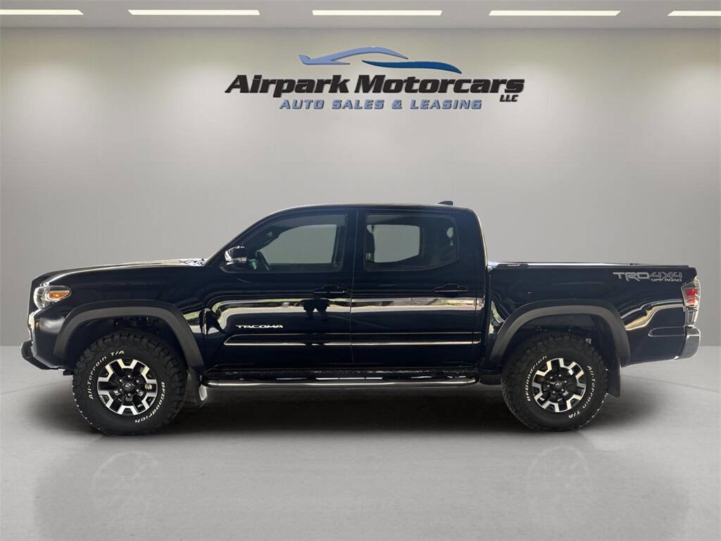 Used 2023 Toyota Tacoma TRD Off-Road image 2