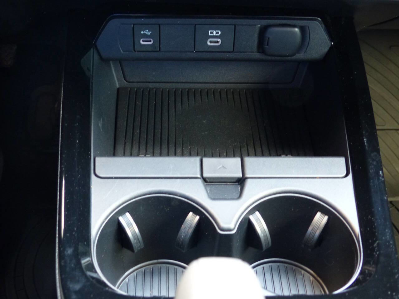 Used 2024 Toyota Prius LE image 47