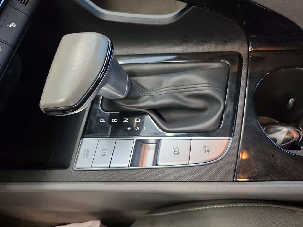 Used 2025 Hyundai Elantra SEL FWD image 31