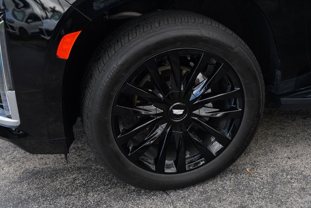 Used 2024 Cadillac Escalade ESV Luxury image 13