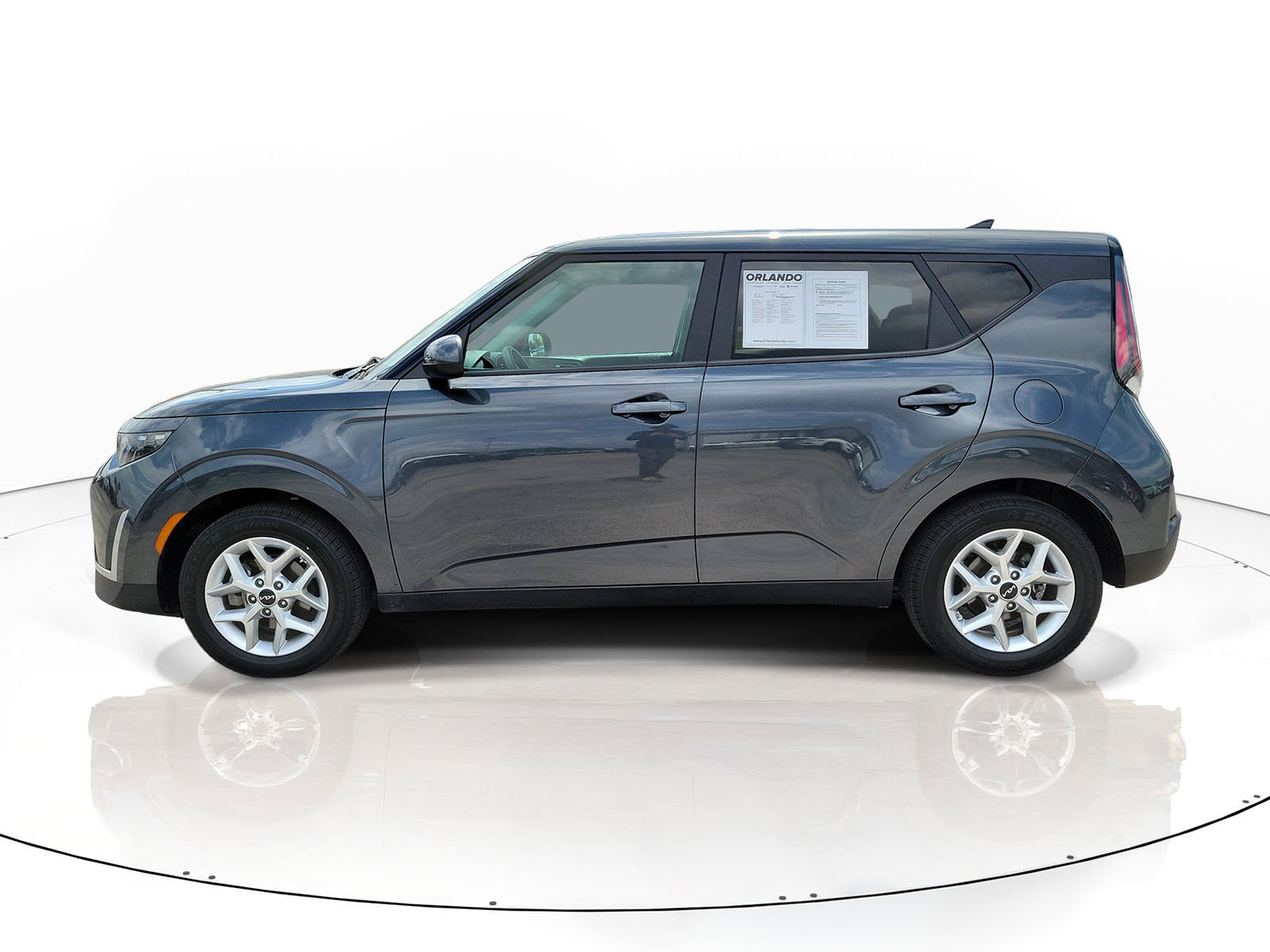 Used 2025 Kia Soul LX w/ LX Technology Package image 4