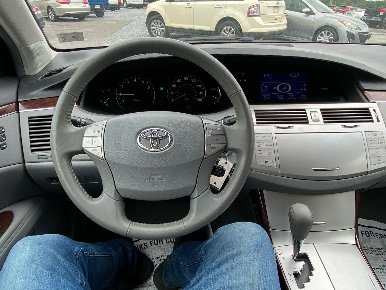 Used 2010 Toyota Avalon FWD image 11