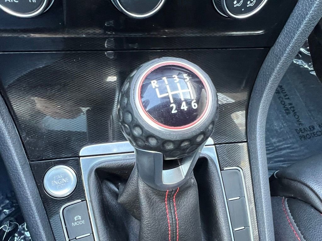 Used 2017 Volkswagen GTI SE FWD image 39