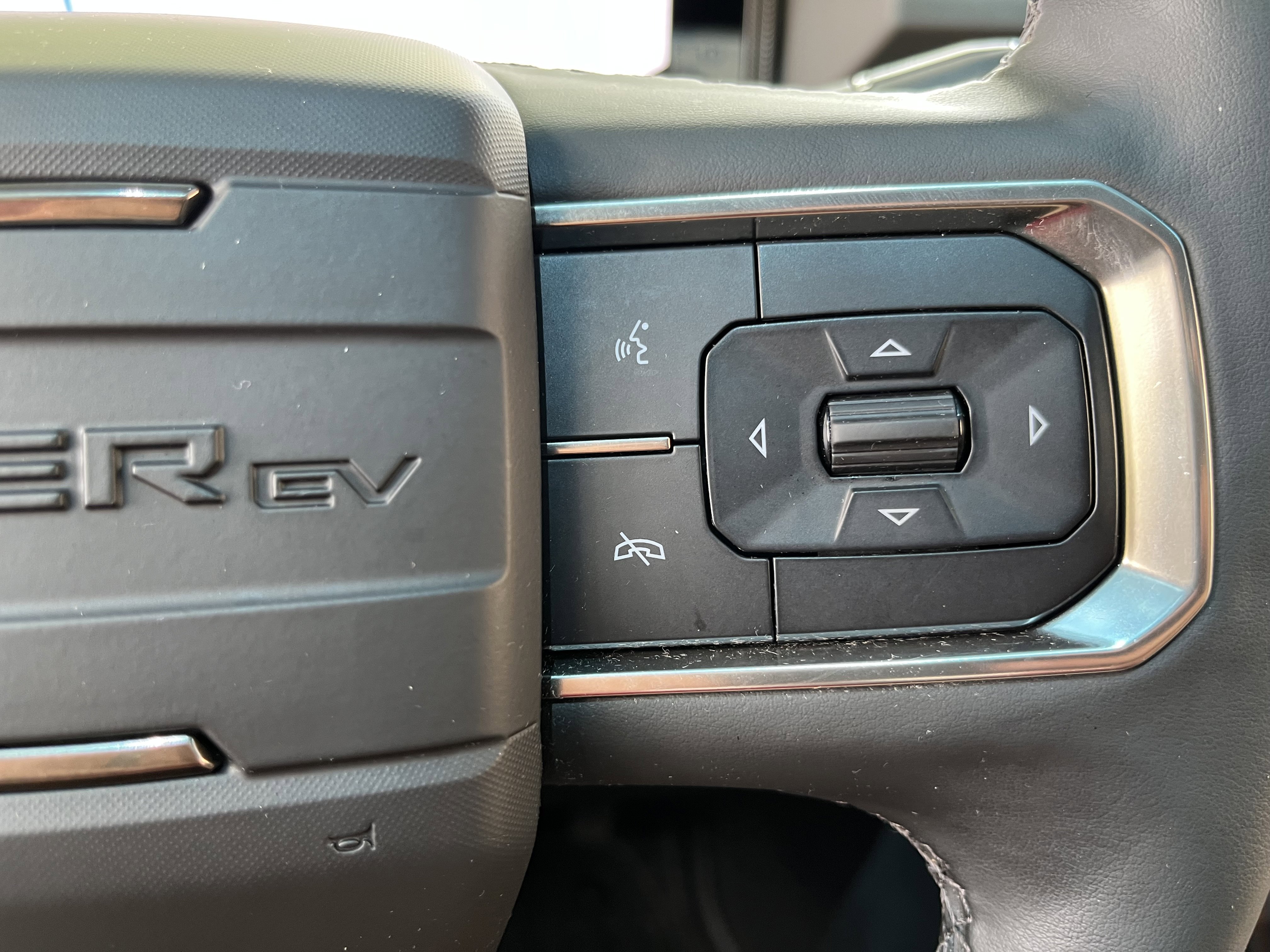 Used 2024 GMC Hummer EV 3X w/ Omega Edition AWD/4WD image 24