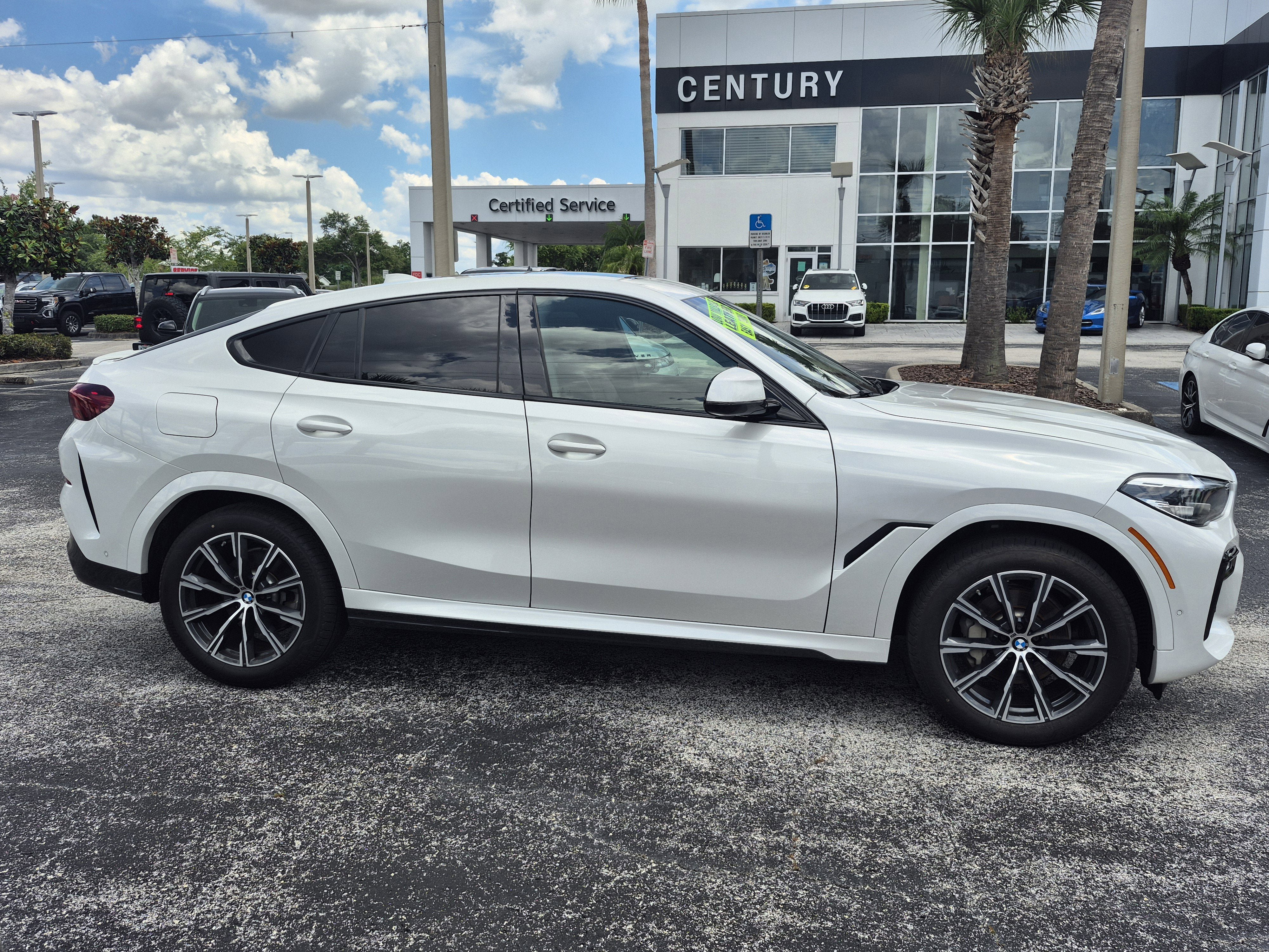 Used 2020 BMW X6 sDrive40i w/ M Sport Package RWD image 3