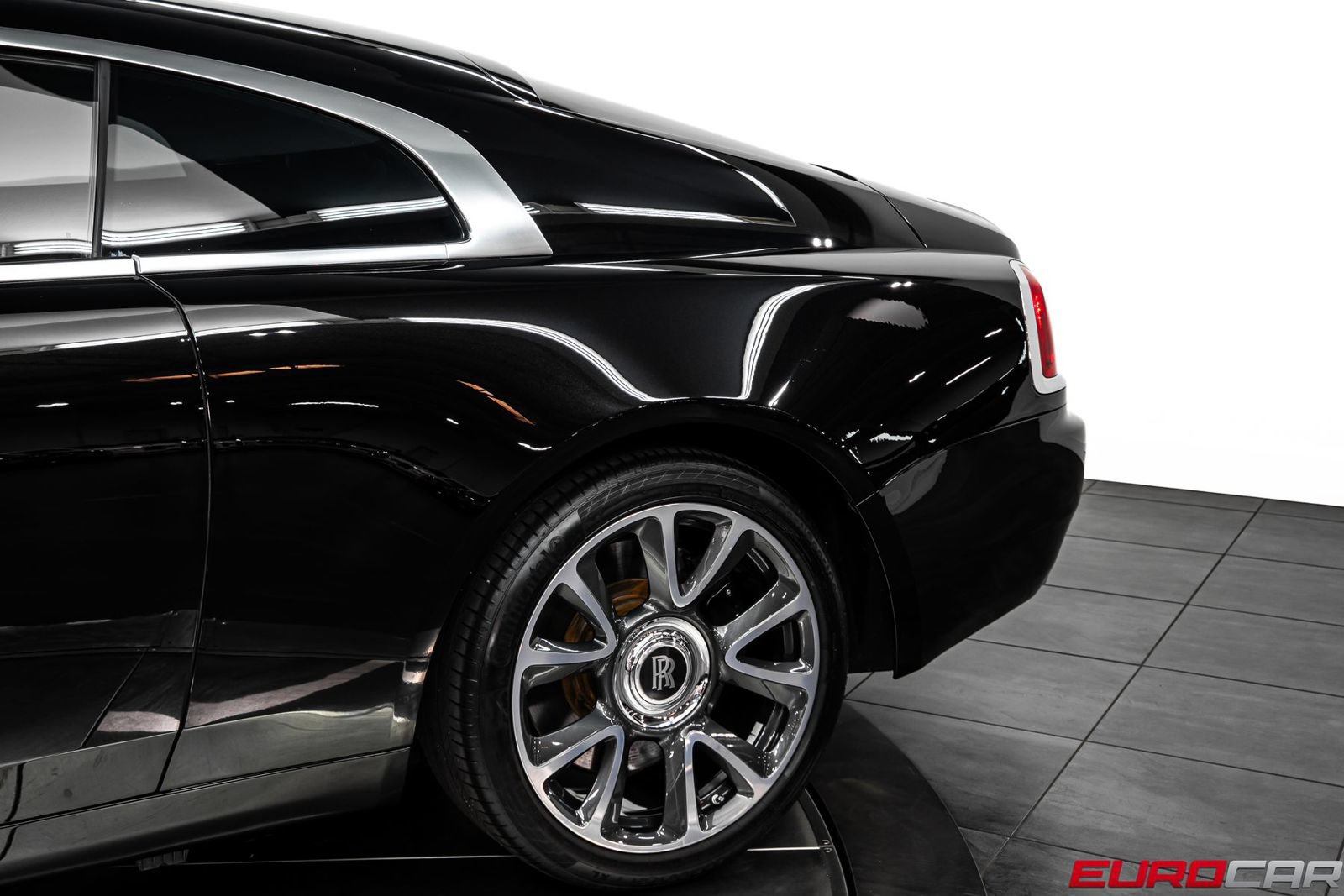 Used 2019 Rolls-Royce Wraith RWD image 14