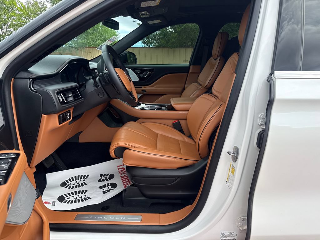 Certified 2023 Lincoln Aviator Black Label w/ Dynamic Handling Package AWD/4WD image 8