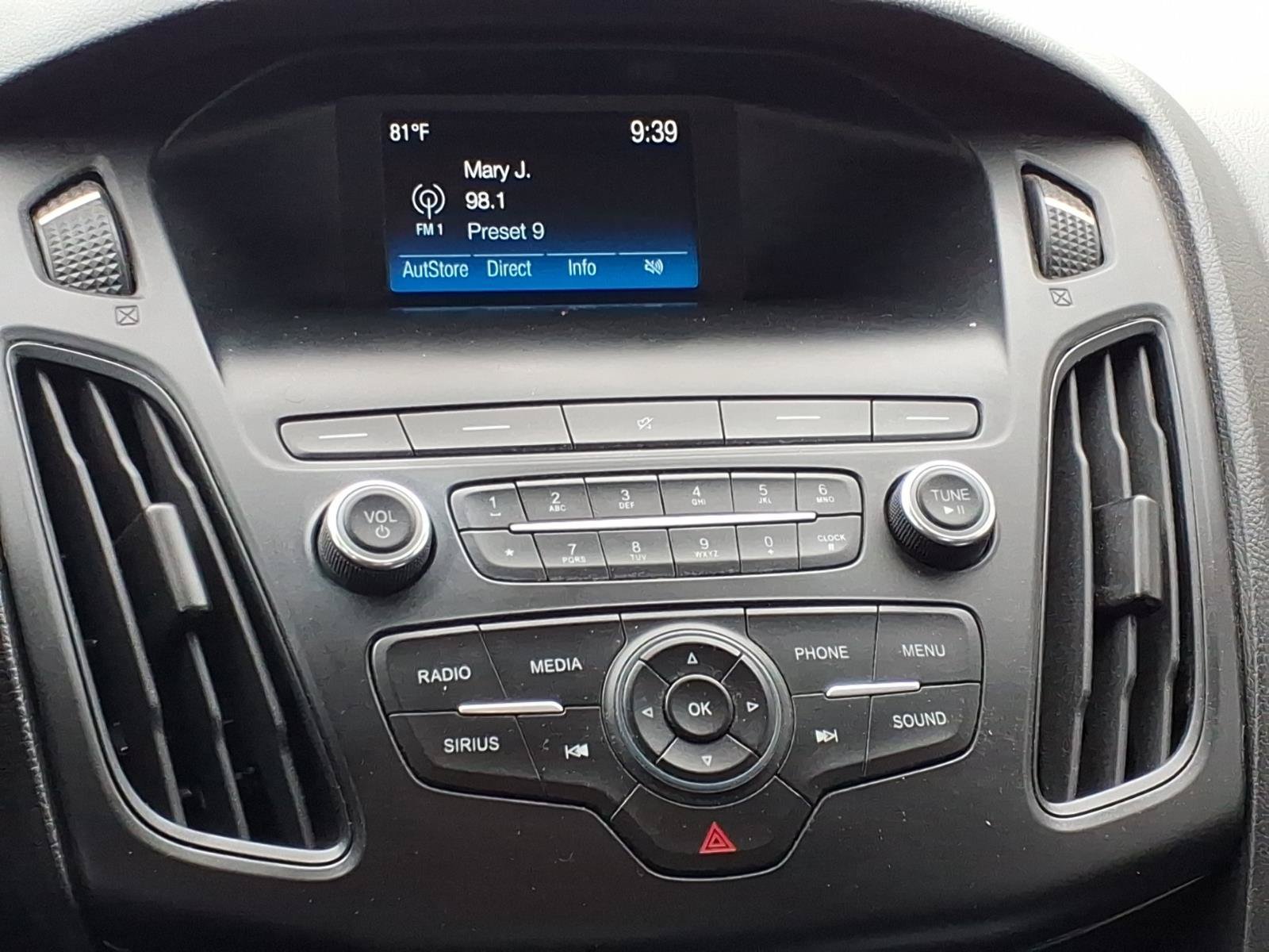 Used 2018 Ford Focus SE FWD image 6