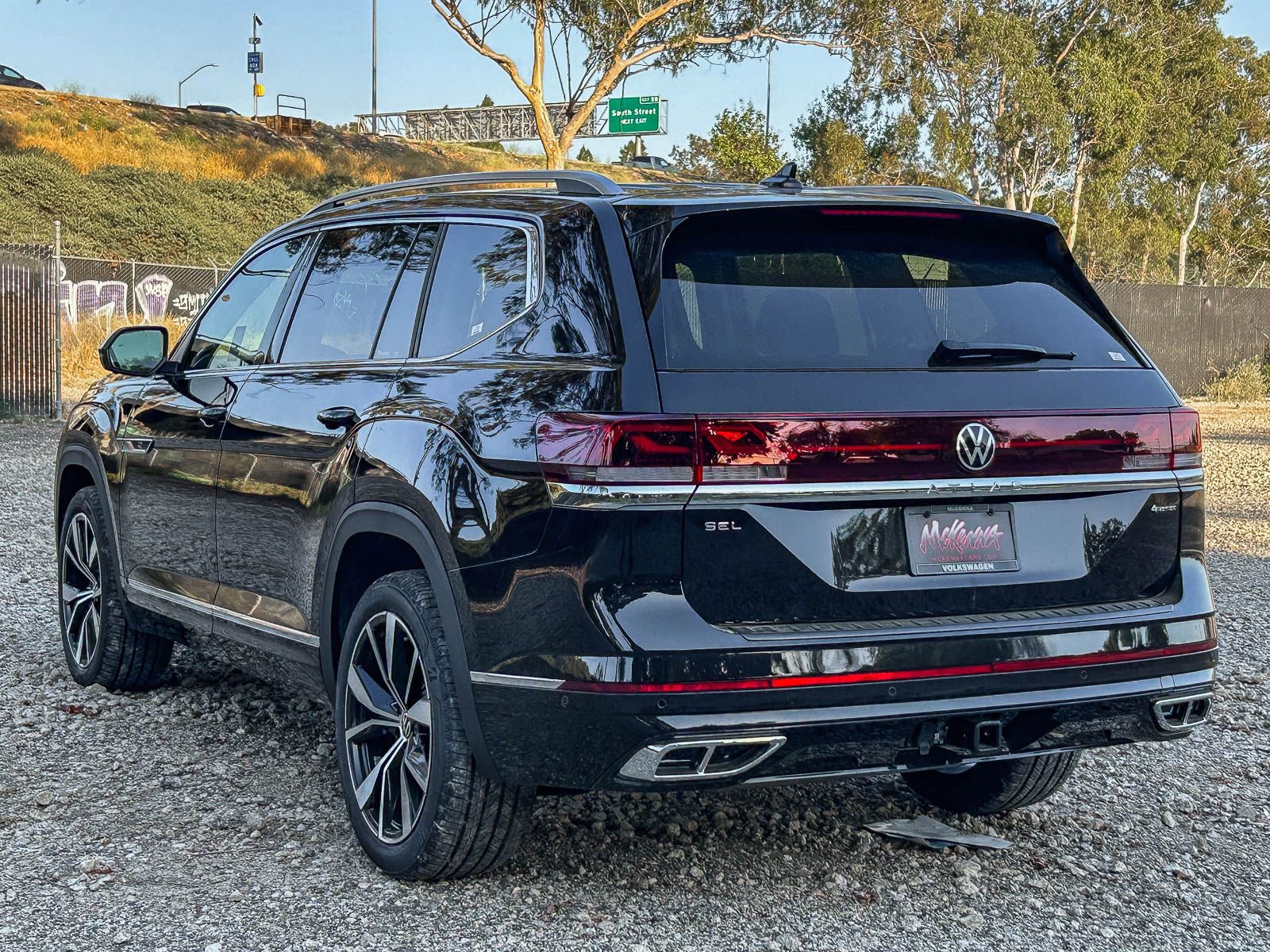 New 2026 Volkswagen Atlas SEL Premium R-Line AWD/4WD image 8