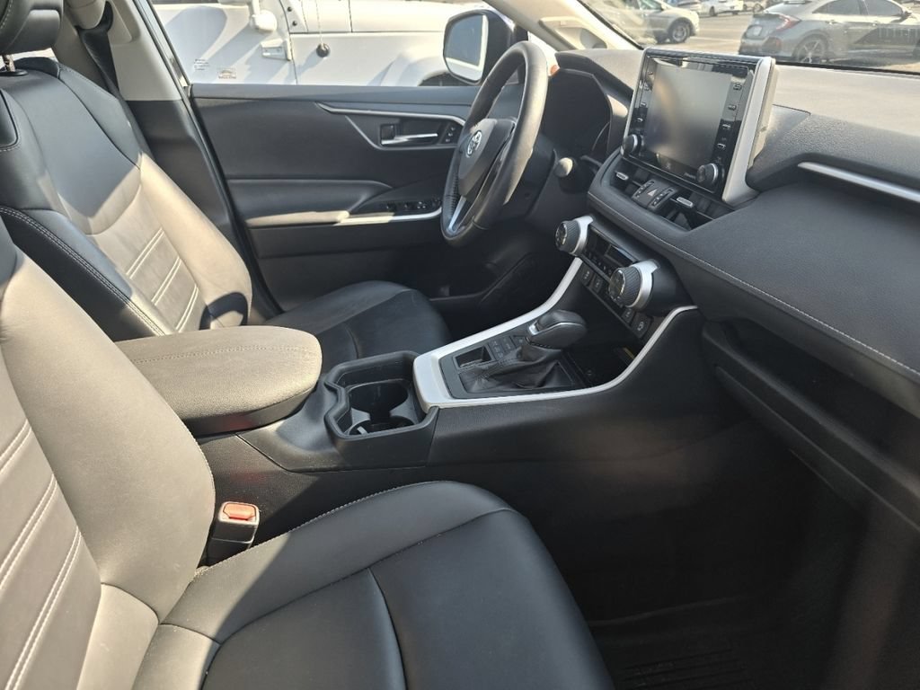 Certified 2020 Toyota RAV4 XLE Premium AWD/4WD image 10