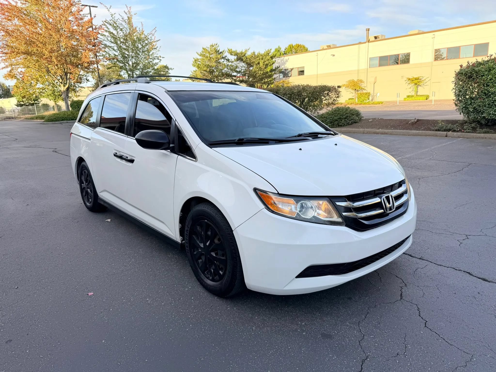 Used 2014 Honda Odyssey LX image 7
