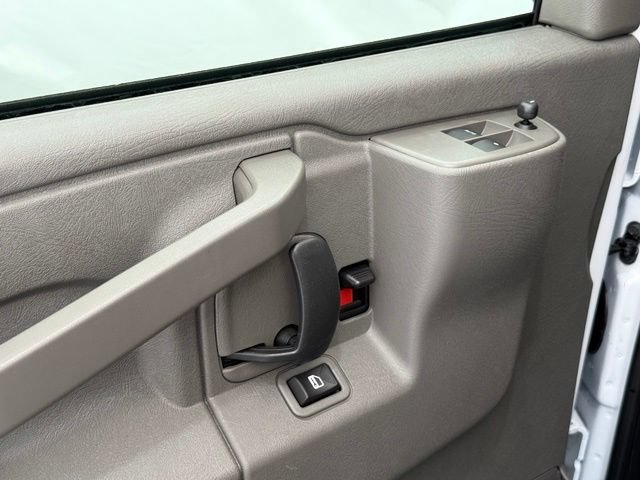 New 2026 Chevrolet Express 2500 w/ Driver Convenience Package RWD image 15