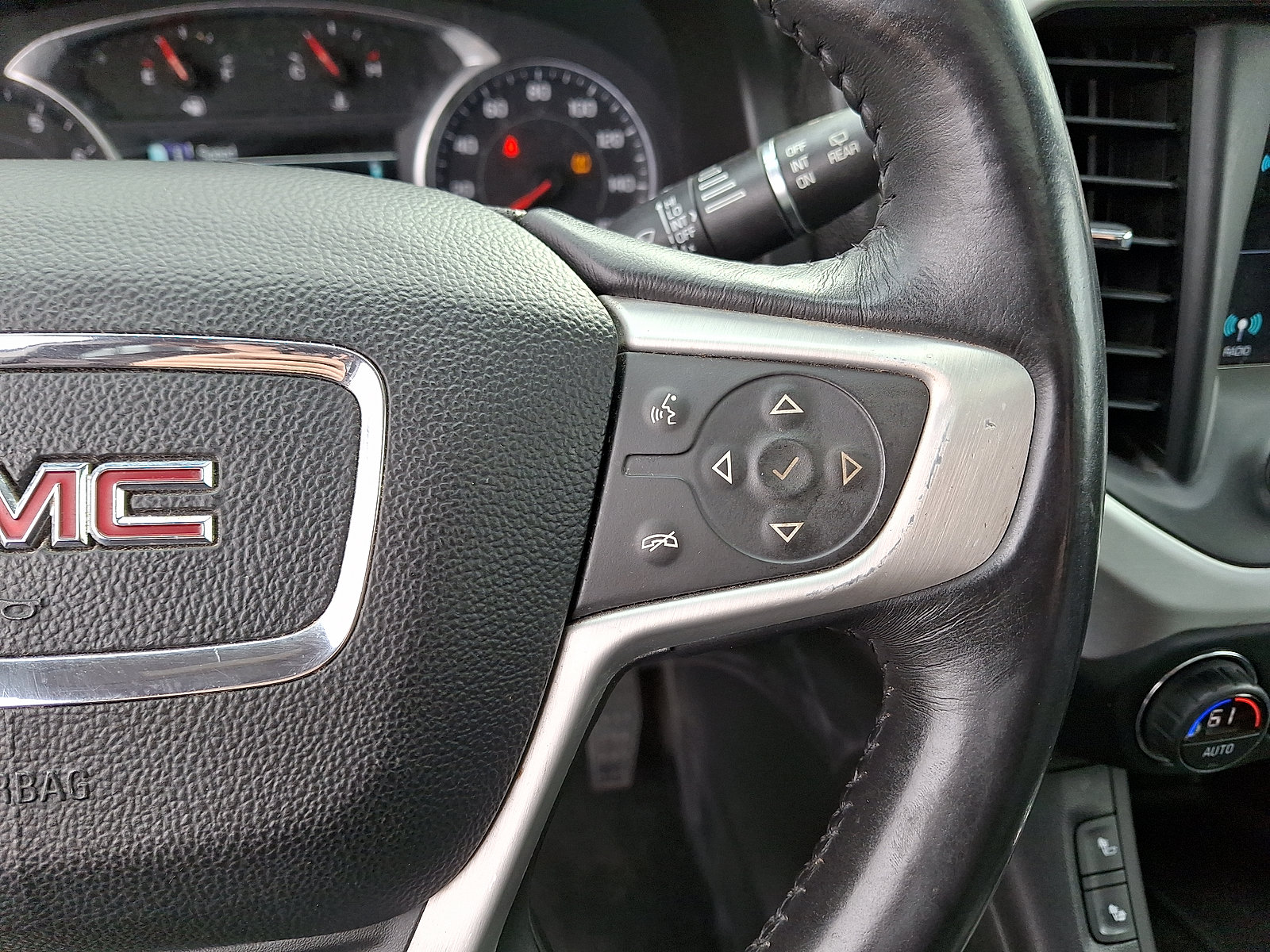 Used 2017 GMC Acadia SLT AWD/4WD image 10