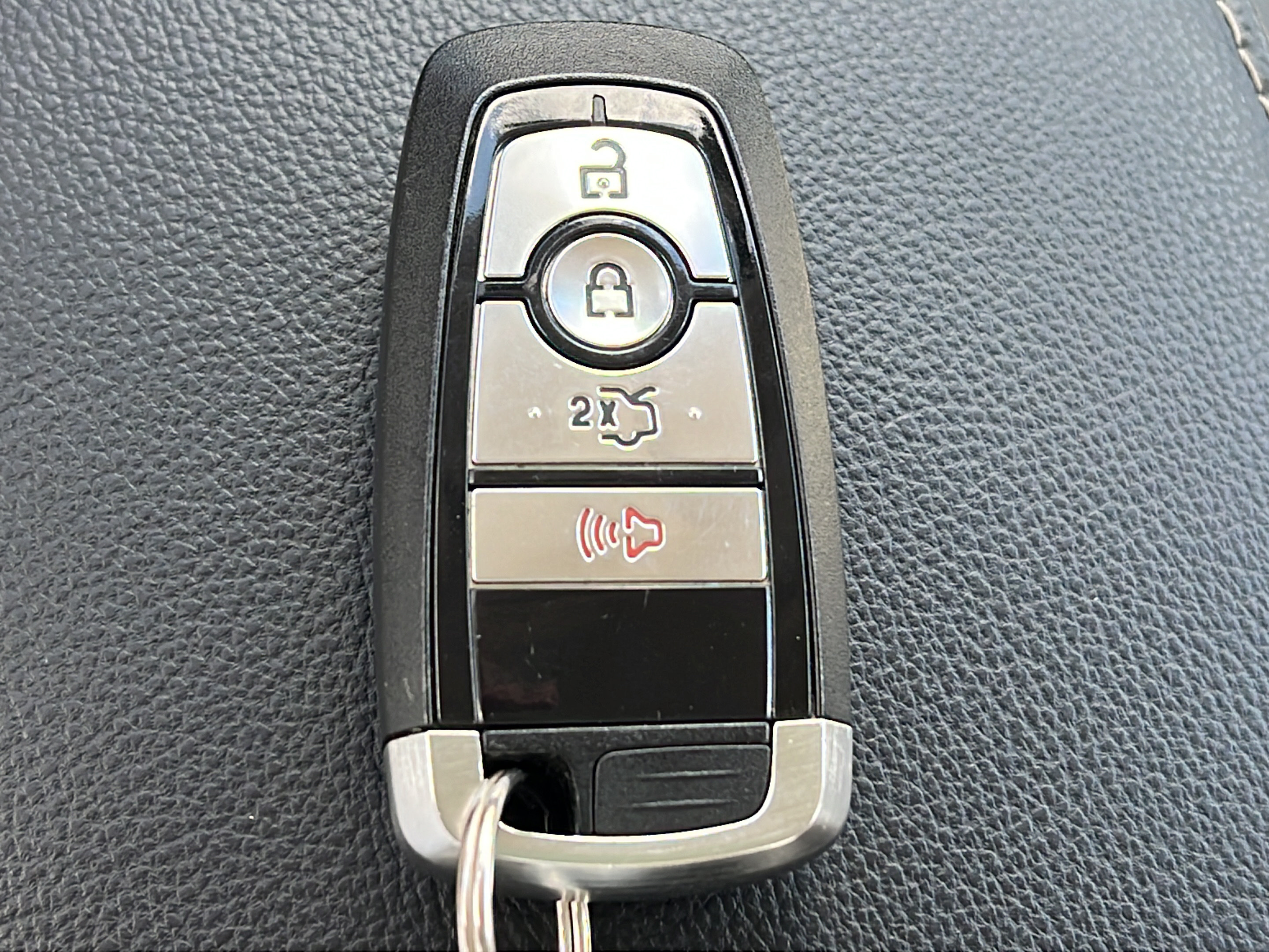 Used 2019 Ford Fusion SE FWD image 26