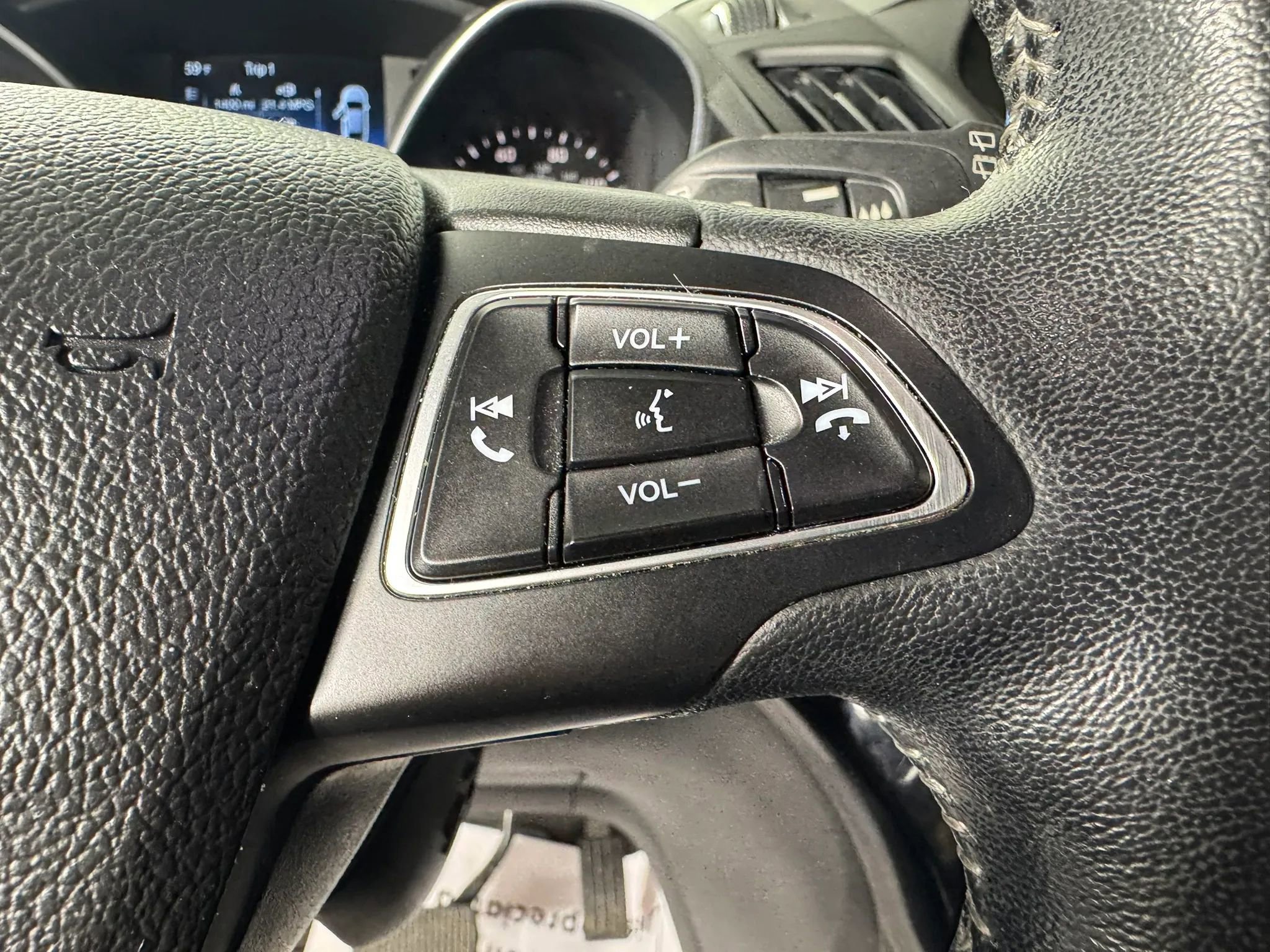 Used 2019 Ford Escape SE FWD image 16