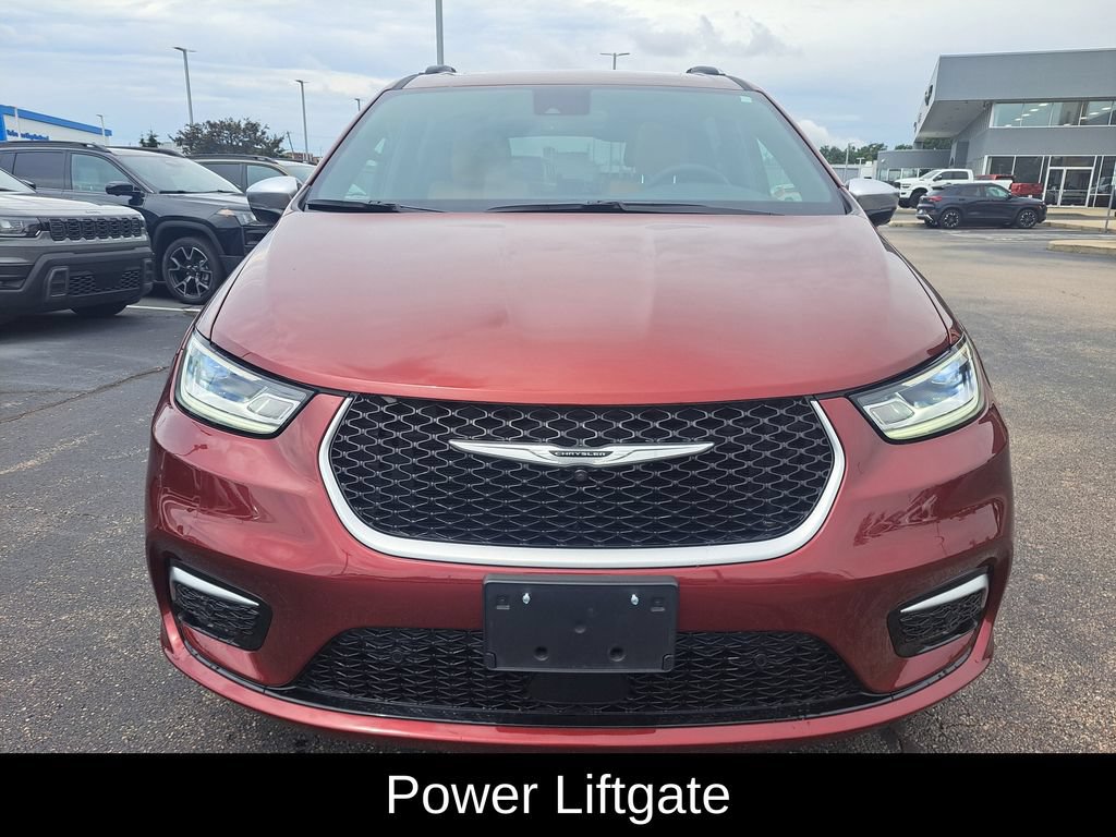 Used 2023 Chrysler Pacifica Pinnacle FWD image 8