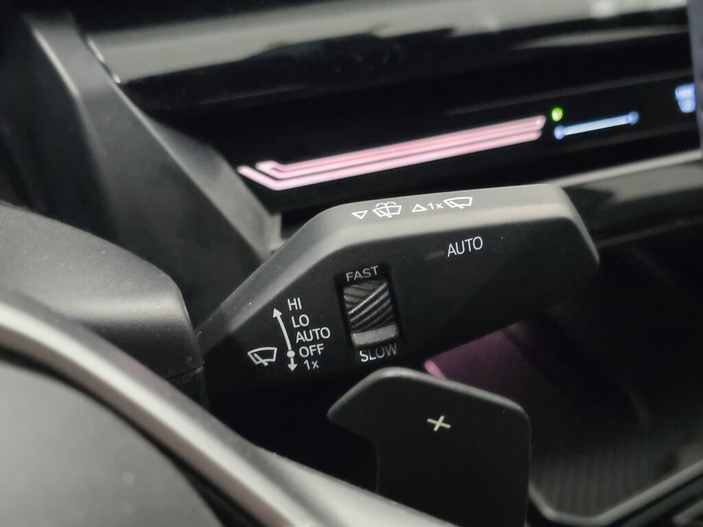 Used 2026 BMW 530i xDrive w/ Premium Package image 42