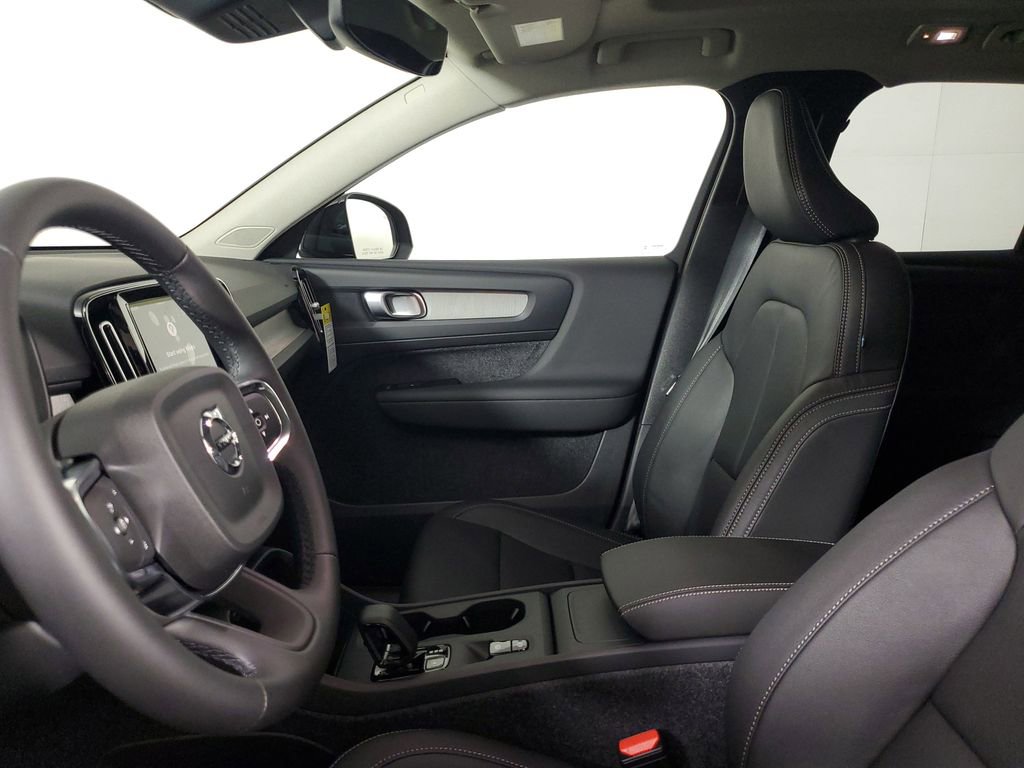 New 2026 Volvo XC40 B5 Core image 22