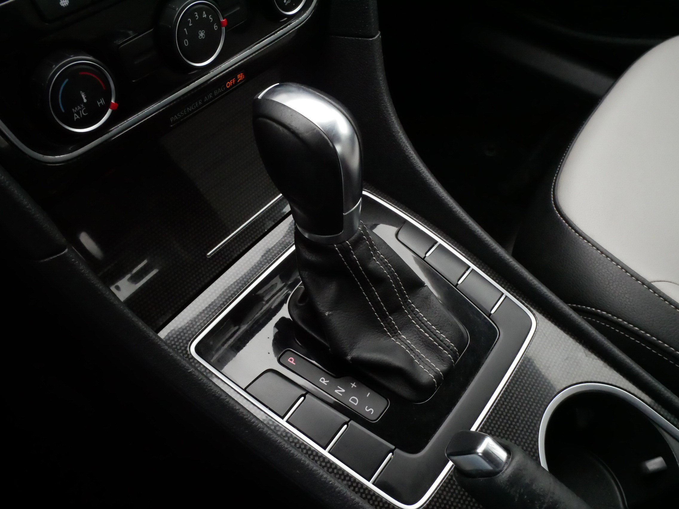 Used 2014 Volkswagen Passat 1.8T Sport image 24