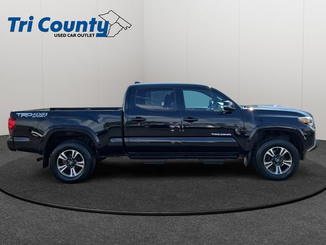 Used 2019 Toyota Tacoma TRD Sport AWD/4WD image 9