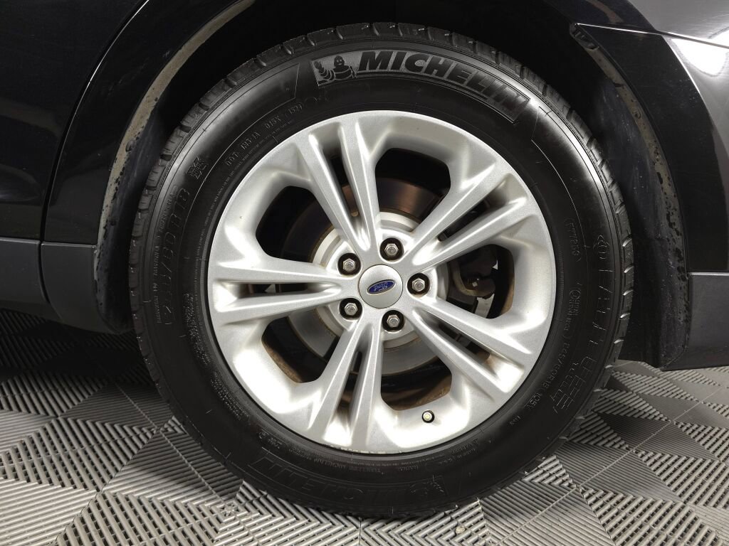 Used 2019 Ford Taurus SEL image 8