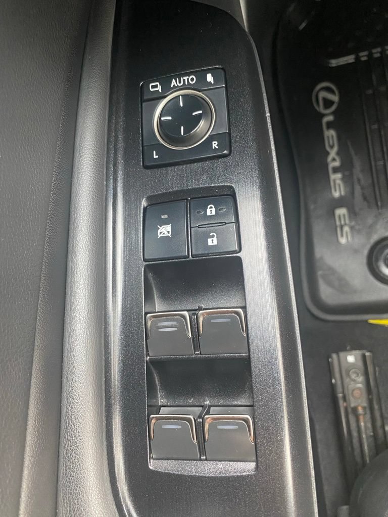 Used 2021 Lexus ES 300h w/ Premium Package FWD image 13