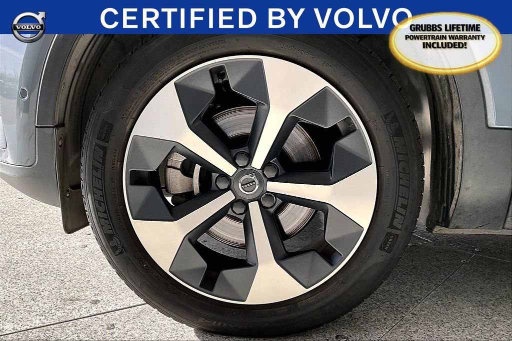 Used 2023 Volvo XC40 B4 Plus w/ Driver Assist Package image 12