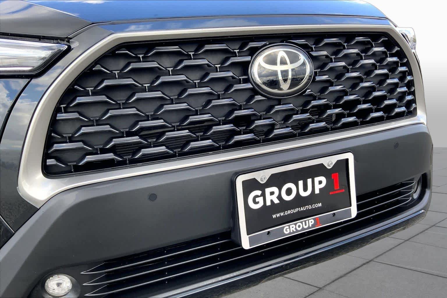 Used 2025 Toyota Corolla Cross XLE FWD image 29