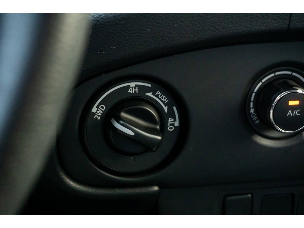 Used 2023 Nissan Frontier SV image 23