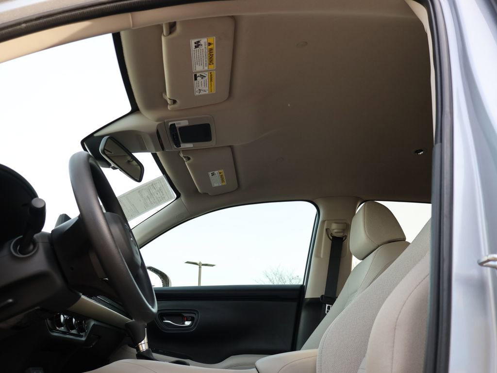 Certified 2026 Honda HR-V LX image 31