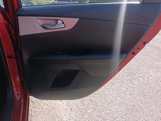 Used 2022 Kia Forte LXS FWD image 18