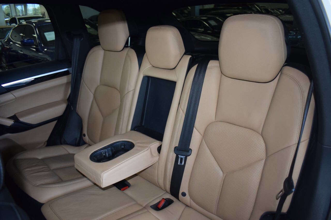Used 2016 Porsche Cayenne image 28