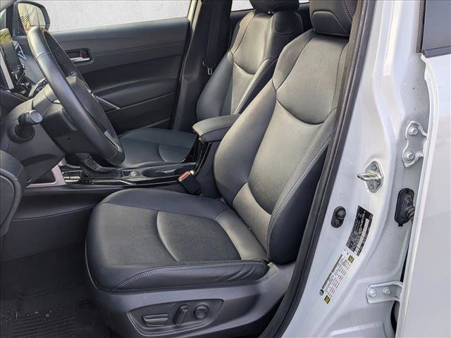 Used 2022 Toyota Corolla Cross XLE image 16