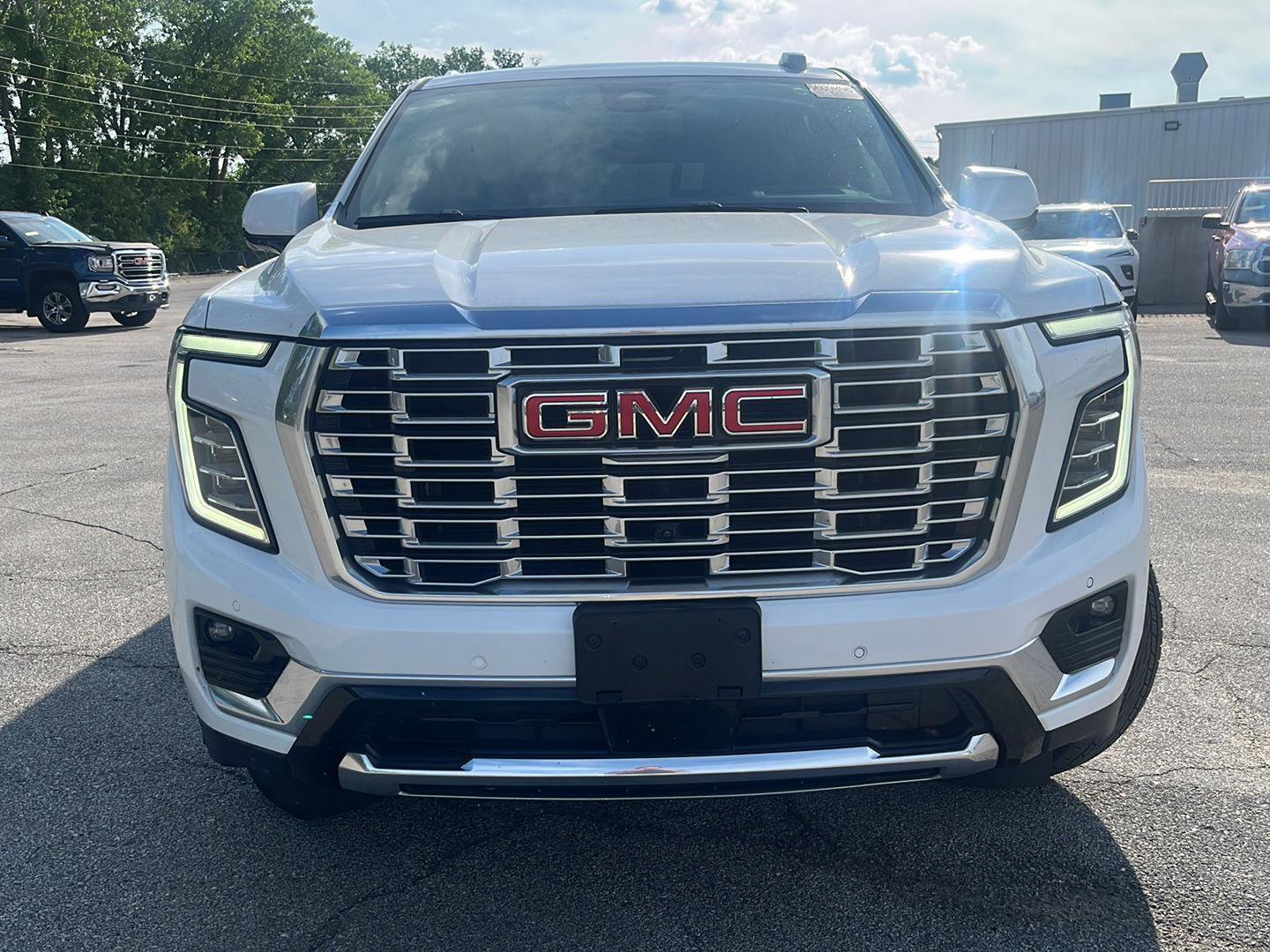 Used 2025 GMC Yukon Denali AWD/4WD image 6