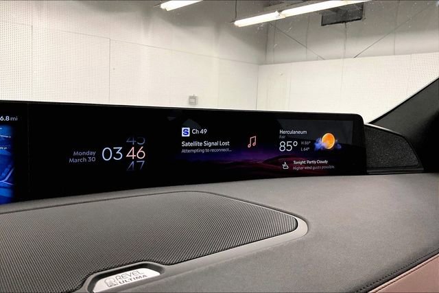 Used 2025 Lincoln Navigator Reserve image 32