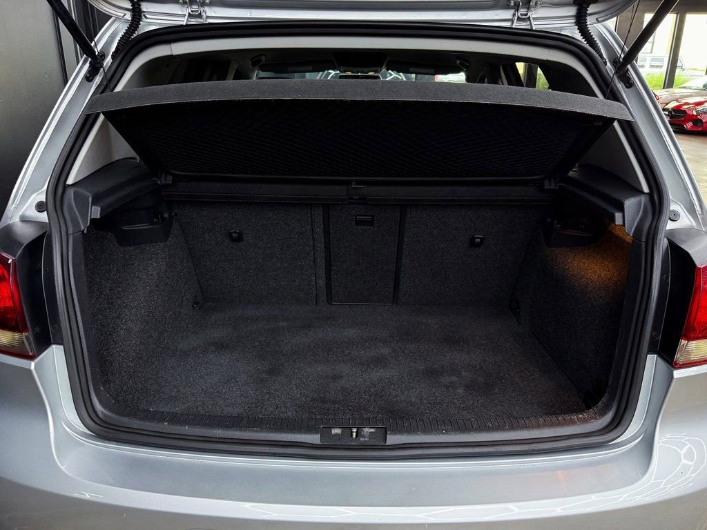 Used 2013 Volkswagen Golf TDI image 26